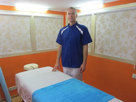 Банщик масажист Роман Шаєнко у Києві. Записуйтесь на масаж зі знижкою.