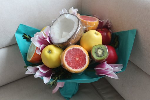 Екзотичні букети "Fruits&Flowers Market" у Дніпрі. Замовляйте доставку букетів по акції.