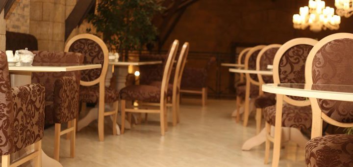 Discounts for holidays at vintage hotel19