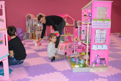 Аніматор у дитячій кімнаті «Lady Land» у Києві. Відвідати недорого