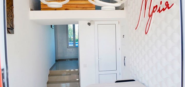 Спальня однокомнатного номера в мини-отеле «Мрия» в Затоке. Бронируйте по скидке.15