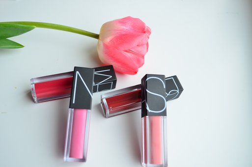 Блиск для губ Nars у магазині косметики «Брендкосметікс» у Києві. Купуйте за знижкою.