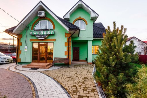 Accommodation at the motel "Everest" Ivano-Frankivskiy. Replace the number by promotion
