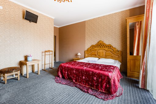 Standard room 2-bed room with a balcony near the Everest motel Ivano-Frankivskiy. Replace the number by promotion