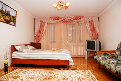 Four-room apartment "Velkam24" in Kiev on Toropovskogo. Shoot at a discount.