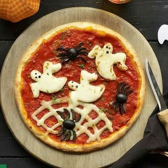 Spooky pizza!