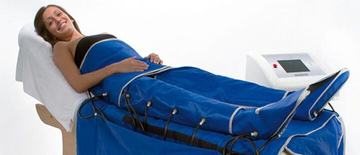 Whole body pressure therapy at Helena Exclusive studio